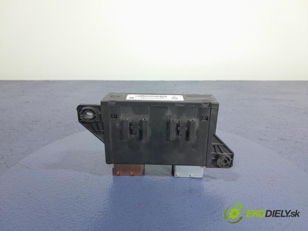 Peugeot 2008 2016 oko Do Přívěsy 8712762057810