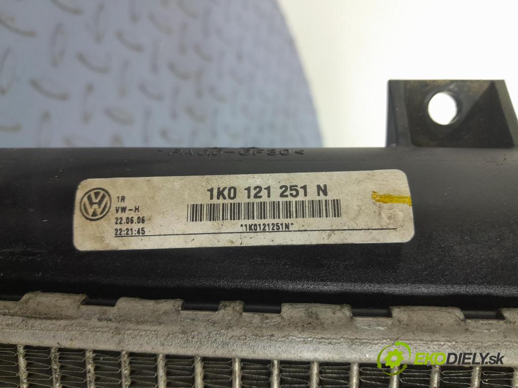 Seat Toledo 2006 chladič Voda: 1K0121251N