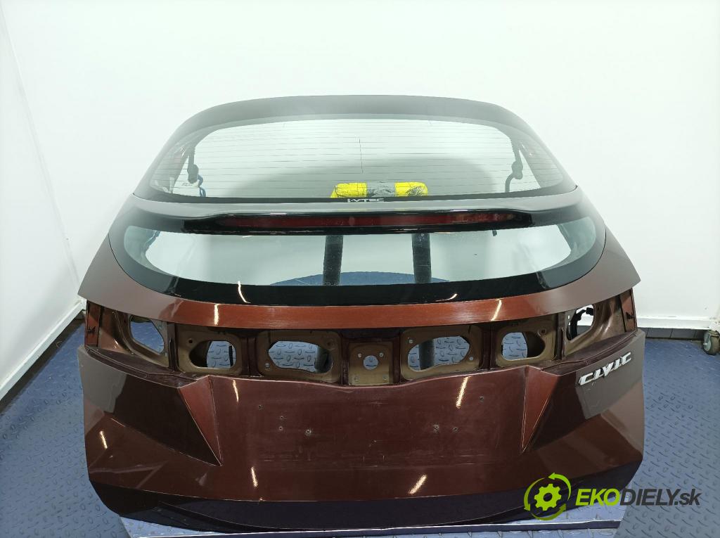 Honda Civic 2011 zadna dveře kufra: kufra: 01