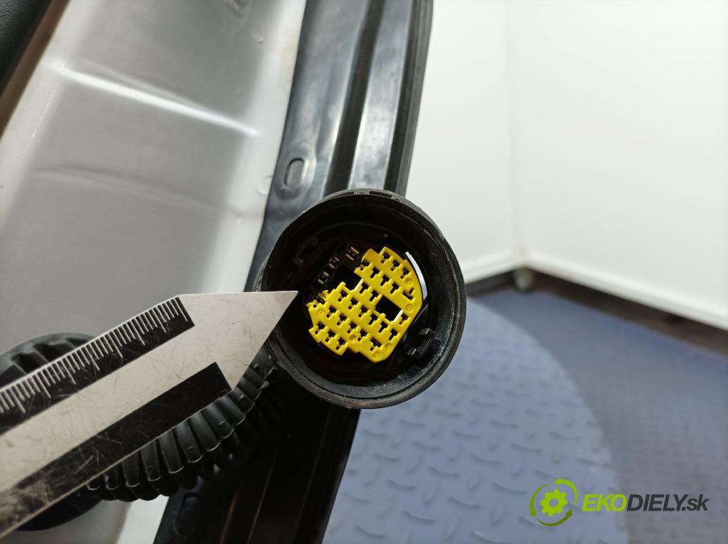 Citroen C5 2010 dvere Predné Vľavo: 01