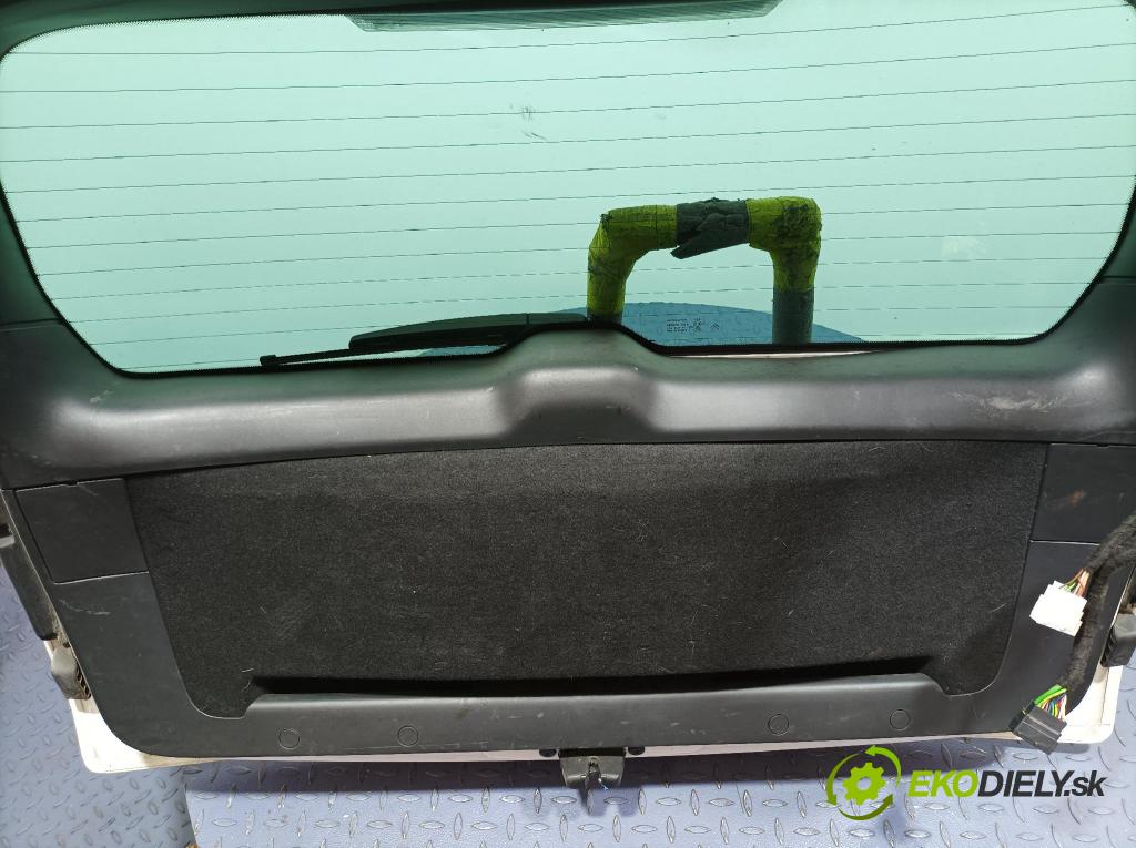 Citroen C5 2010 zadna dveře kufra: kufra: 01