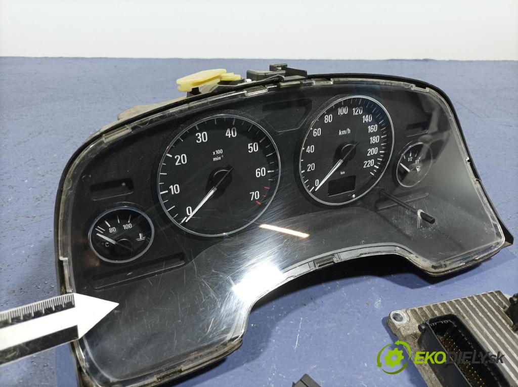 Opel Zafira 2003 riadiaca jednotka Motor: 55351752