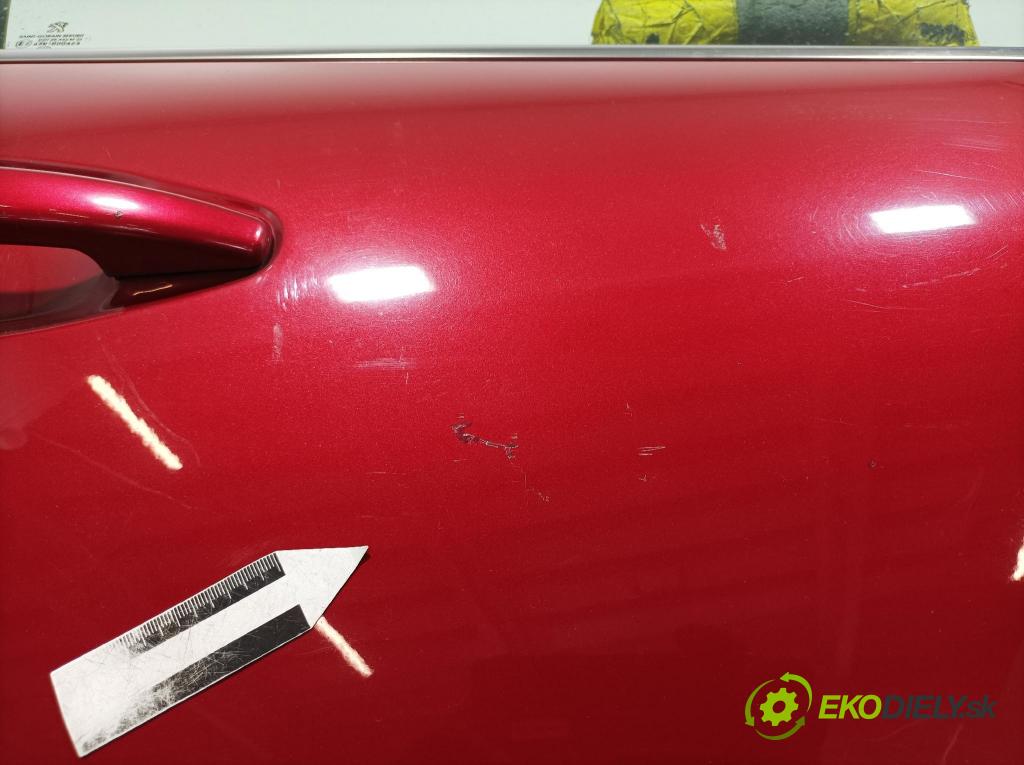 Peugeot 2008 2016 dvere Predné pravé 01