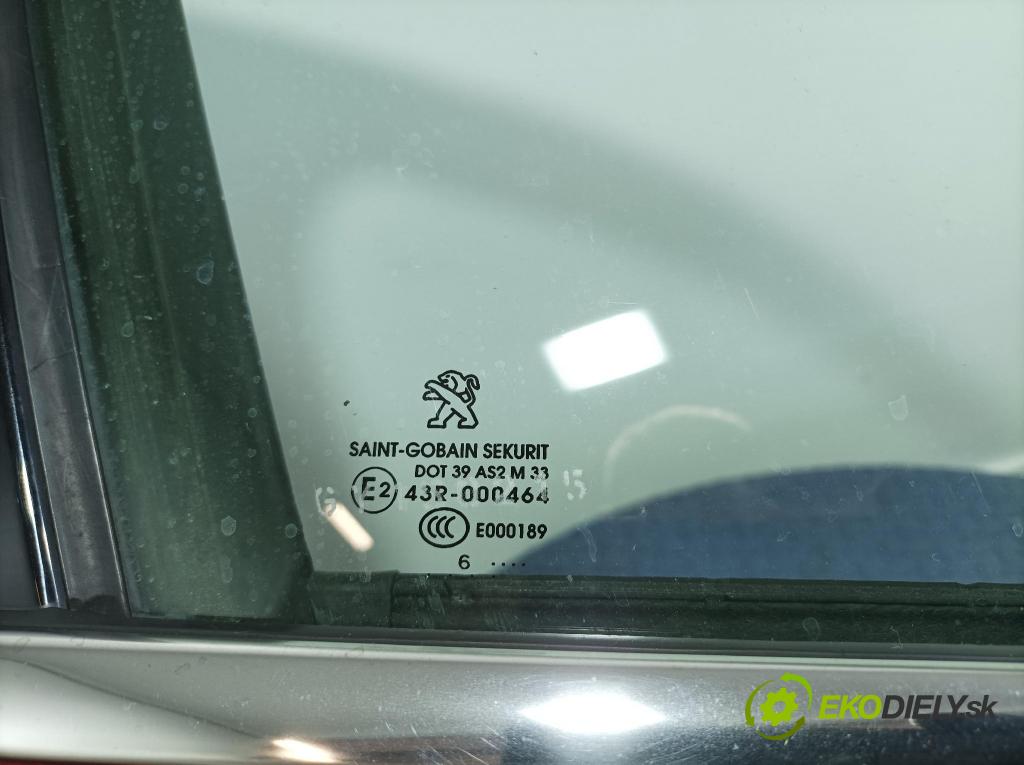 Peugeot 2008 2016 dvere Predné pravé 01