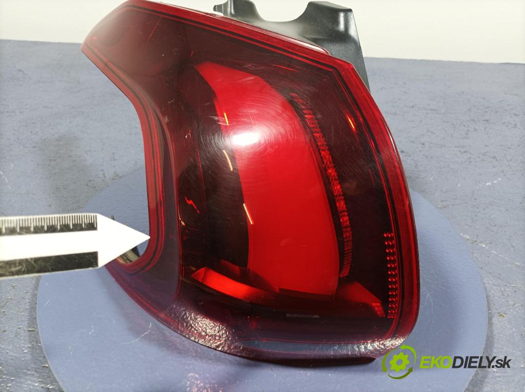 Peugeot 2008 2016 svetlo / reflektor zad ľavá Vonkajsia: 9814747880