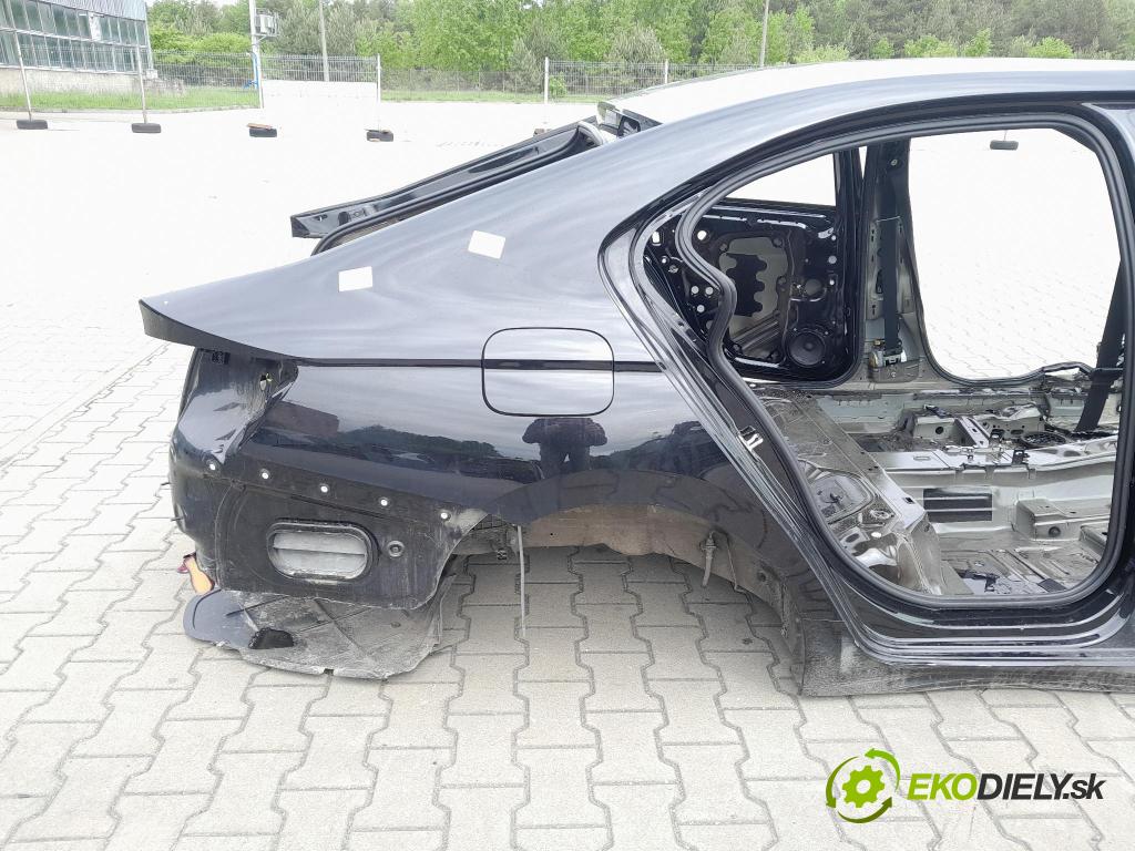Skoda Octavia 2023 blatník zad v pravo: 01