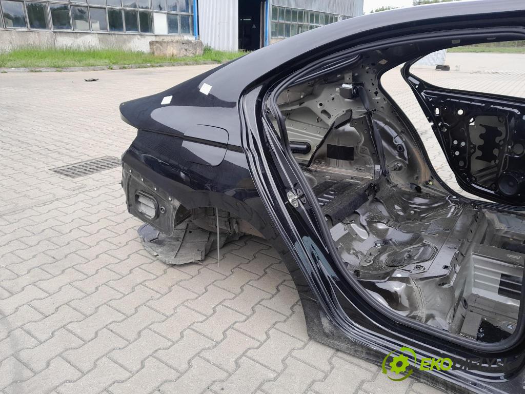 Skoda Octavia 2023 blatník zad v pravo: 01