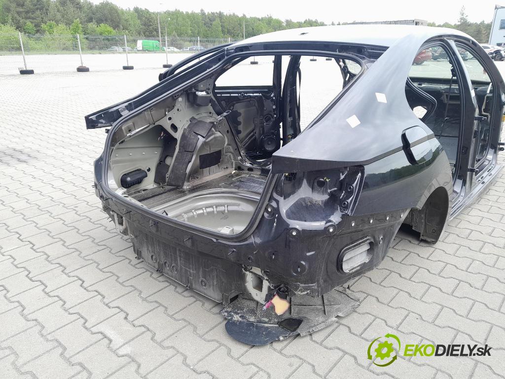 Skoda Octavia 2023 blatník zad v pravo: 01