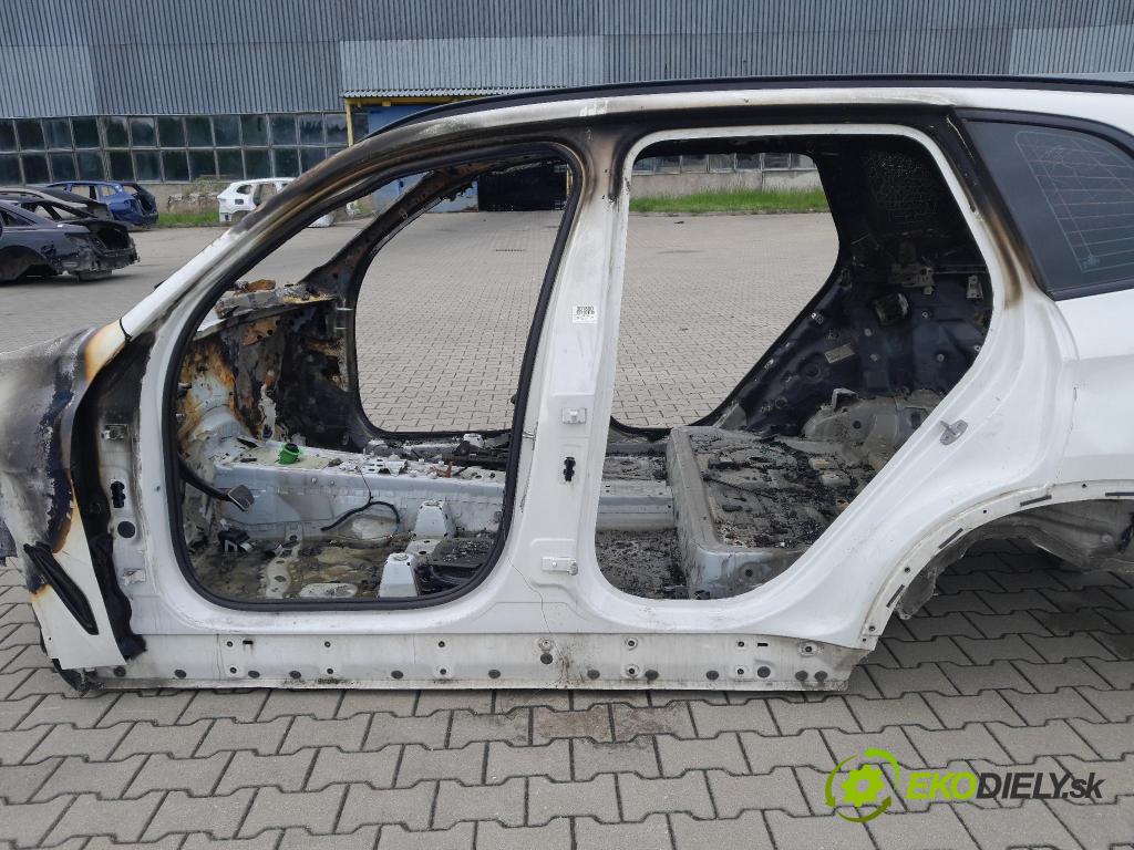 Bmw X5 2022 Práh: Vľavo: 01