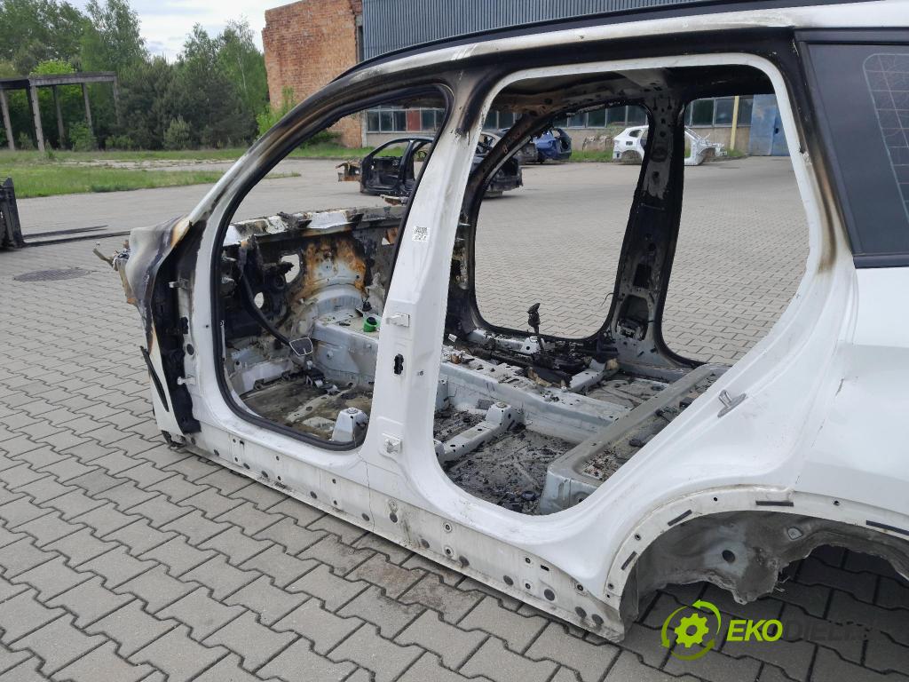 Bmw X5 2022 Práh: Vľavo: 01