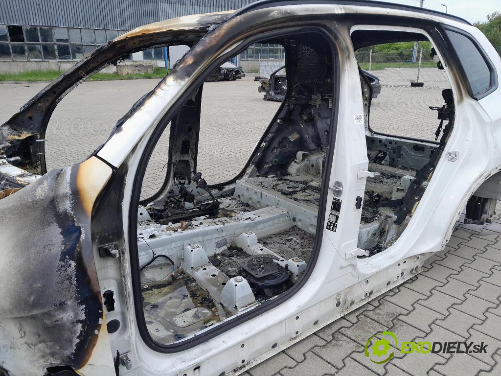 Bmw X5 2022 Práh: Vľavo: 01