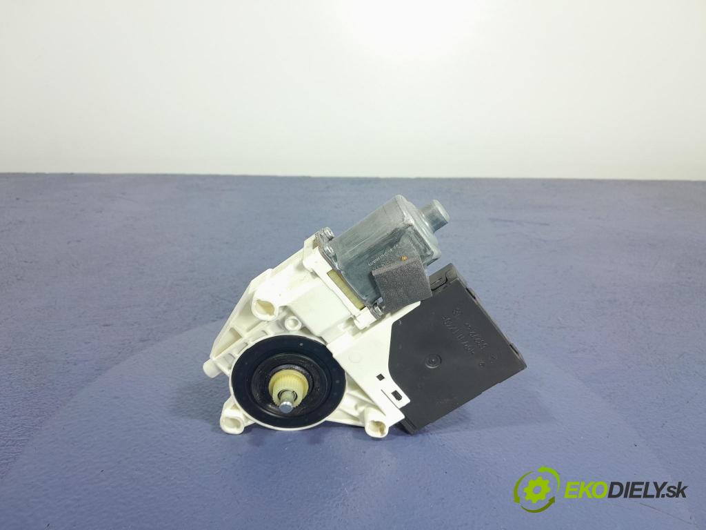 Audi A3 2006 mechanismus stahování Sklenka: před v pravo: 8P0959802G