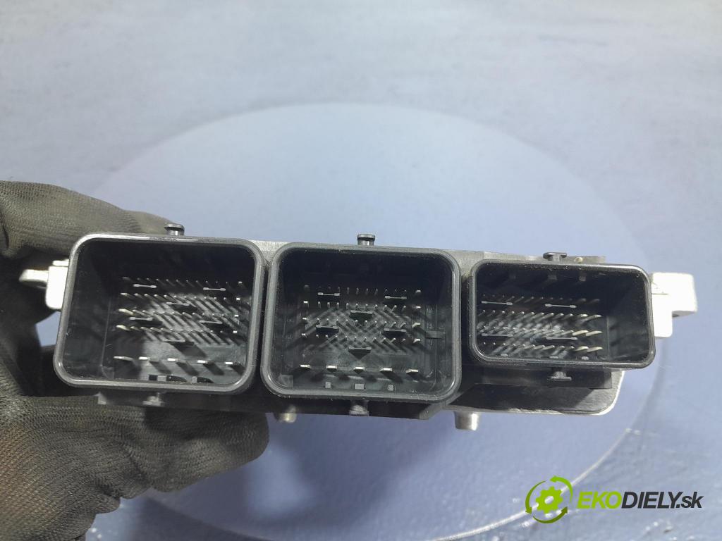 Citroen C5 2010 riadiaca jednotka Motor: 9666098180