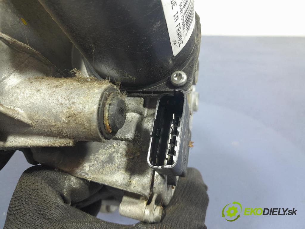 Citroen C5 2010 mechanismus motorek Stěrače: před 9682755580