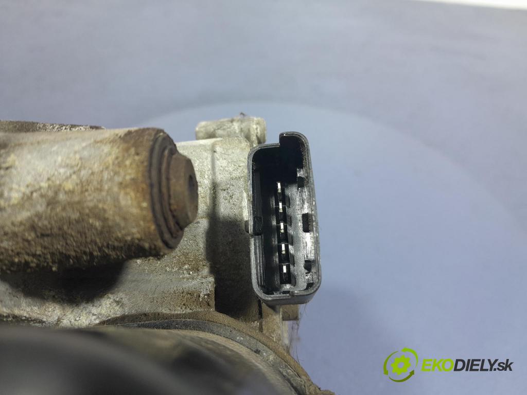Citroen C5 2010 mechanismus motorek Stěrače: před 9682761480