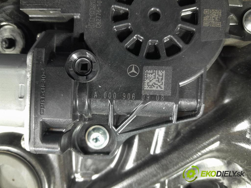 Mercedes A-klasa 2021 mechanismus stahování Sklenka: Zad: v pravo: 01
