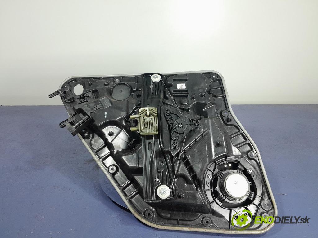Mercedes A-klasa 2021 mechanismus stahování Sklenka: Zad: v pravo: 01