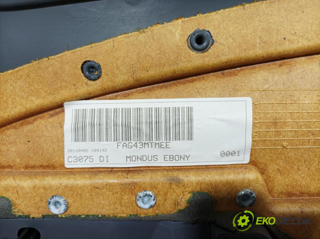 Ford Focus 2011 Tapacír: dveře před levá 01