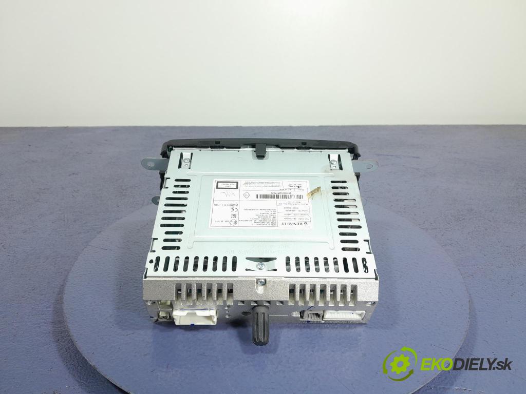 Dacia Sandero 2016 Radio I Navigácia: 281150132R