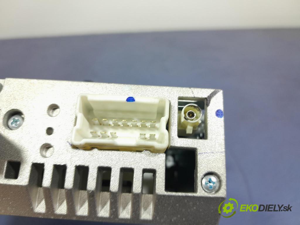 Dacia Sandero 2016 Radio I Navigácia: 281150132R