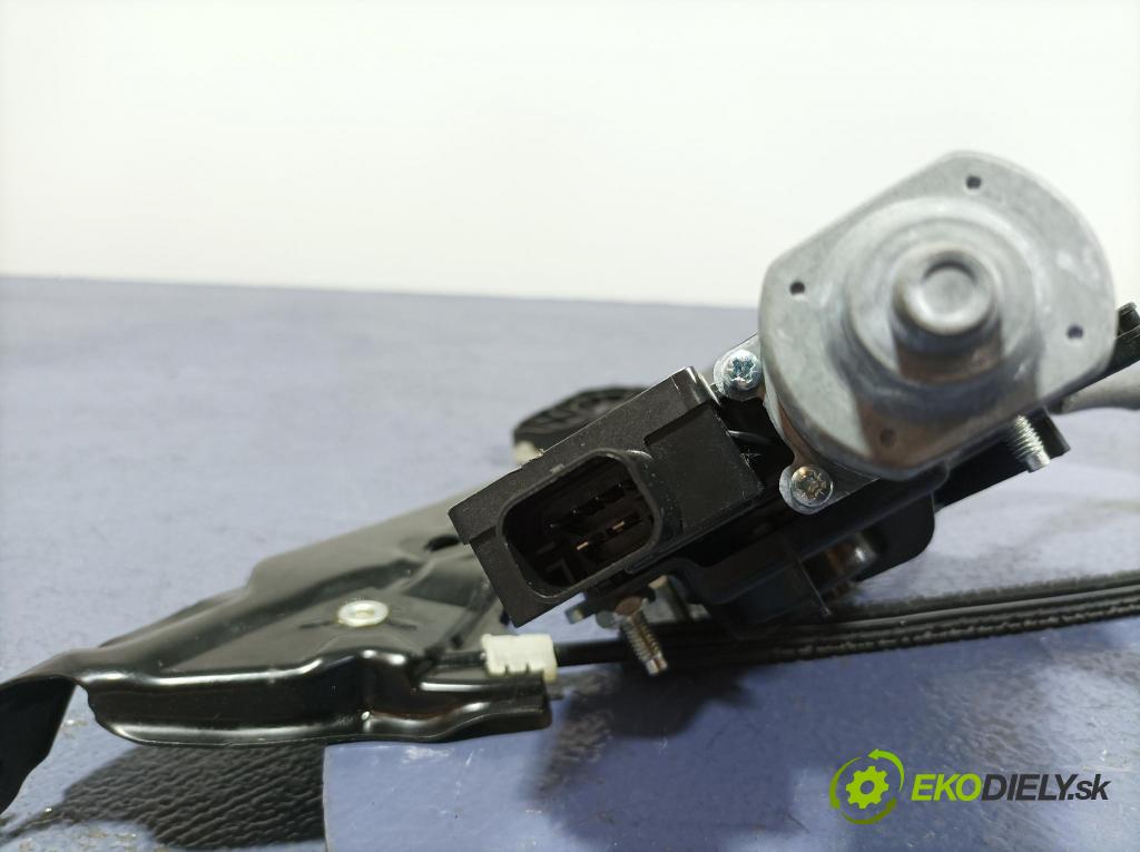 Bmw Seria 4 2022 mechanismus stahování Sklenka: Zad: v pravo: 9854496