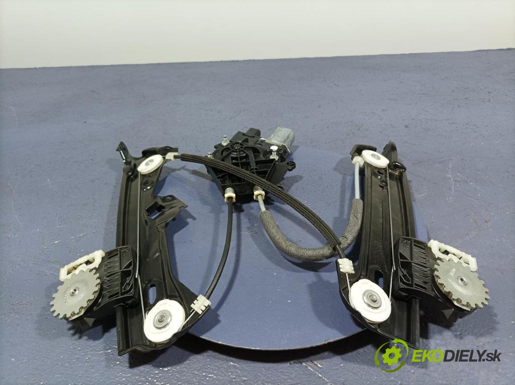 Bmw Seria 4 2022 mechanismus stahování Sklenka: Zad: v pravo: 9854496