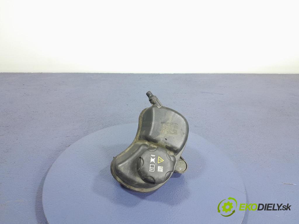 Bmw Seria 4 2022 nádržka Kompenzačné: 8610653