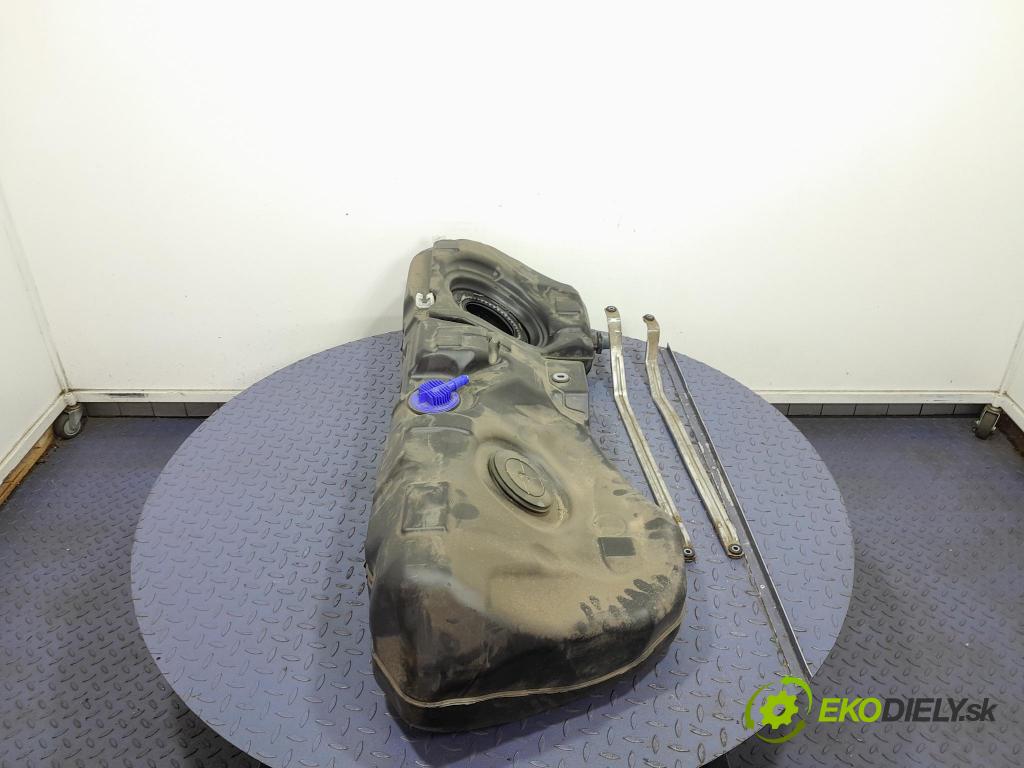 Bmw Seria 4 2022 Nádrž: paliva 7449036