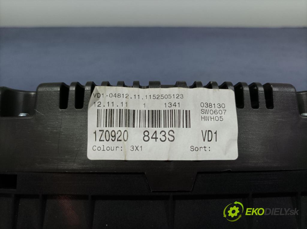 Skoda Octavia 2011 Přístrojová deska 1Z0920843S