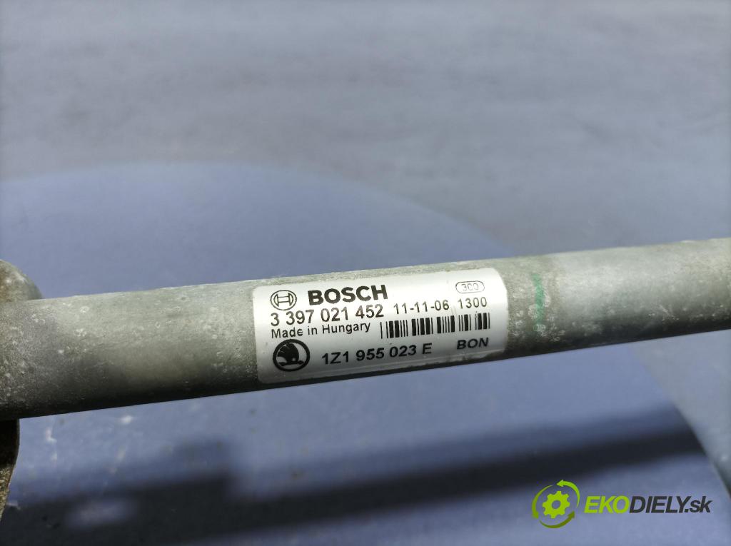 Skoda Octavia 2011 mechanismus motorek Stěrače: před 1Z1955023E