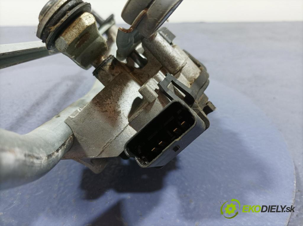 Nissan Qashqai 2012 mechanismus motorek Stěrače: před 01