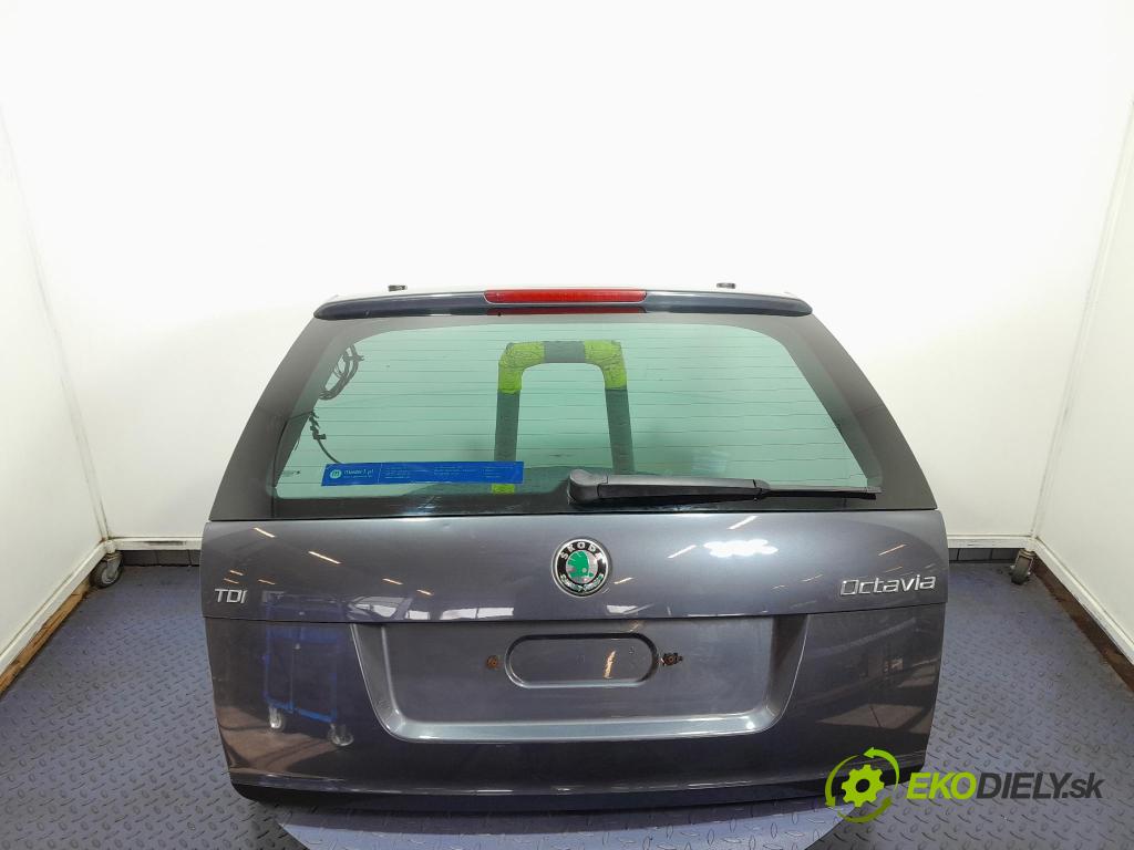 Skoda Octavia 2011 zadna dveře kufra: kufra: 01