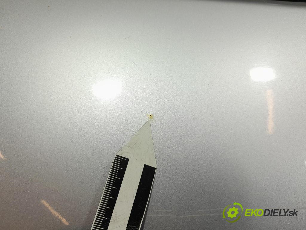 Renault Clio 2012 zadna dveře kufra: kufra: 01