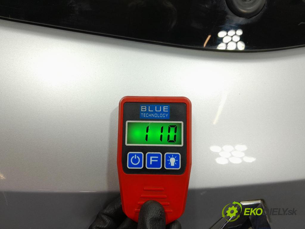 Renault Clio 2012 zadna dveře kufra: kufra: 01