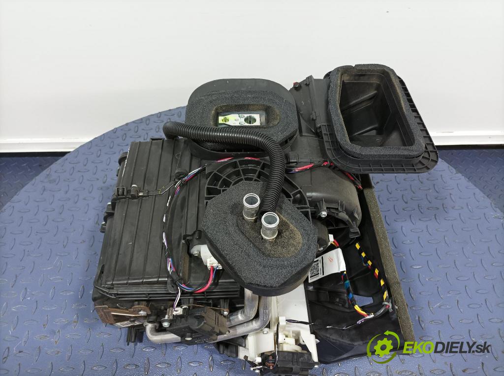 Nissan Qashqai 2012 radiátor 27210BR22C