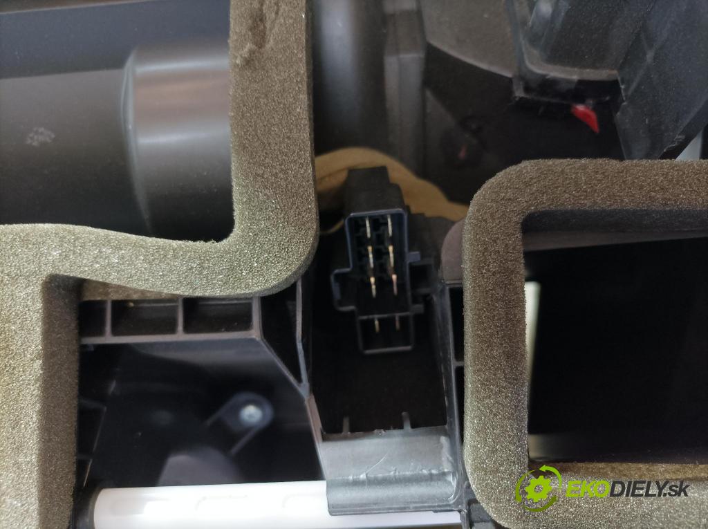 Nissan Qashqai 2012 radiátor 27210BR22C