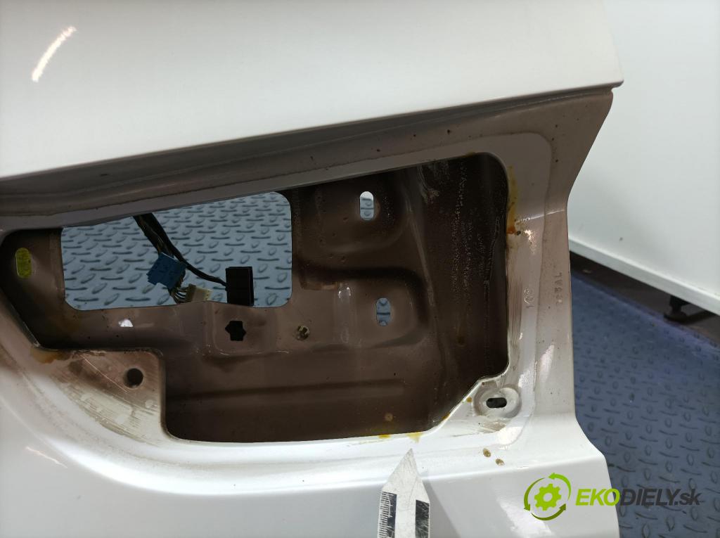 Bmw X5 2015 zadna dveře kufra: kufra: 01