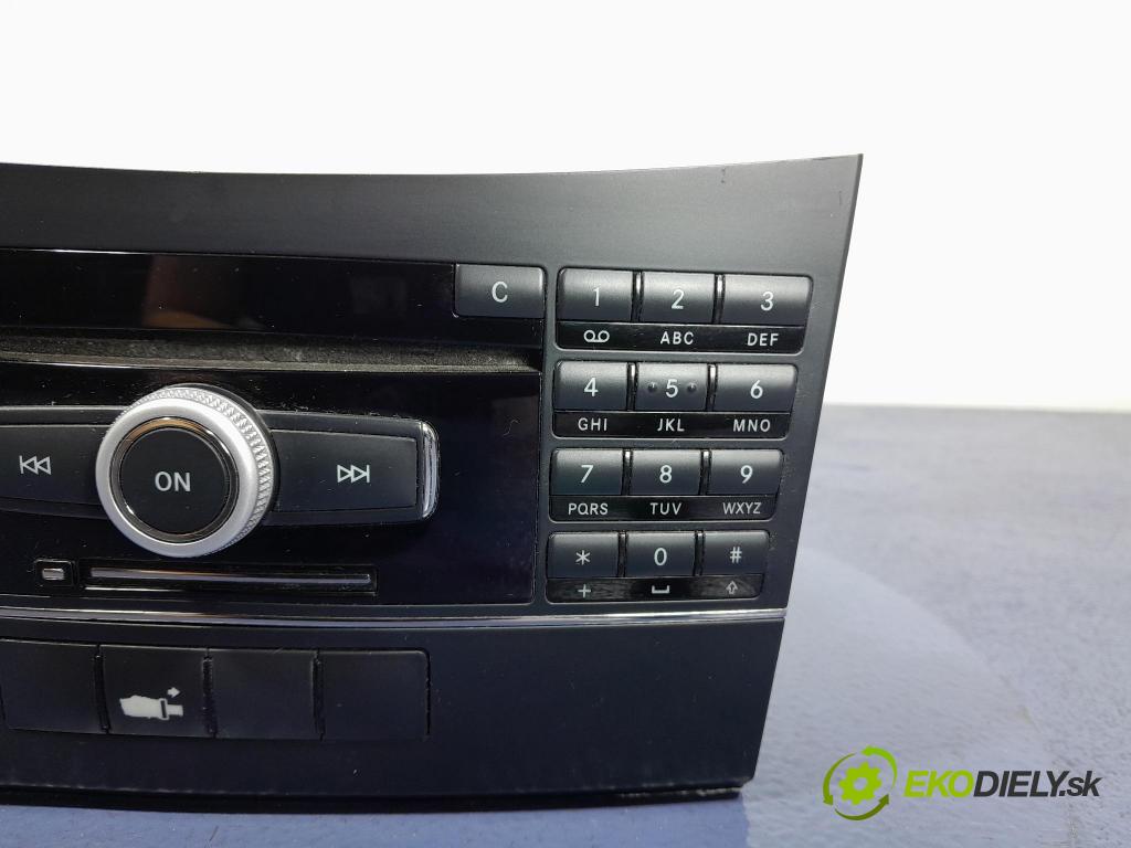 Mercedes E-klasa 2009 Radio I Navigácia: A2129068800
