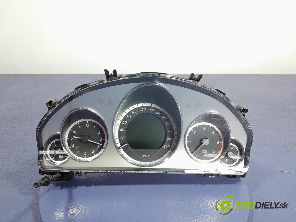 Mercedes E-klasa 2009 Přístrojová deska A2129000001