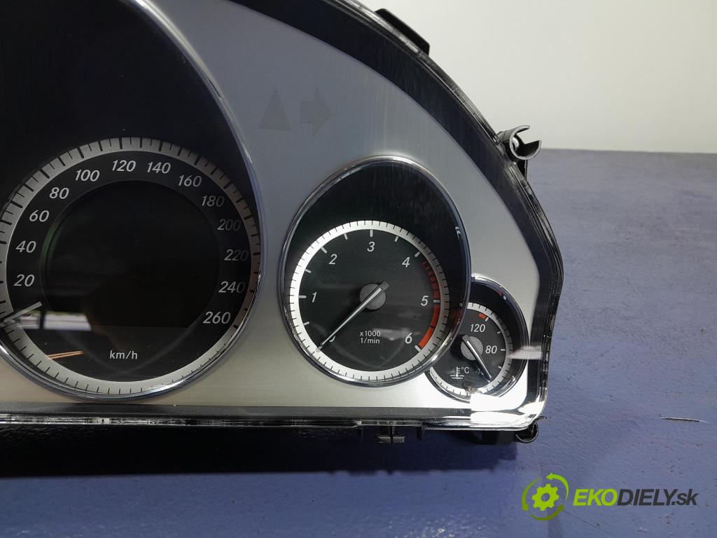Mercedes E-klasa 2009 Přístrojová deska A2129000001