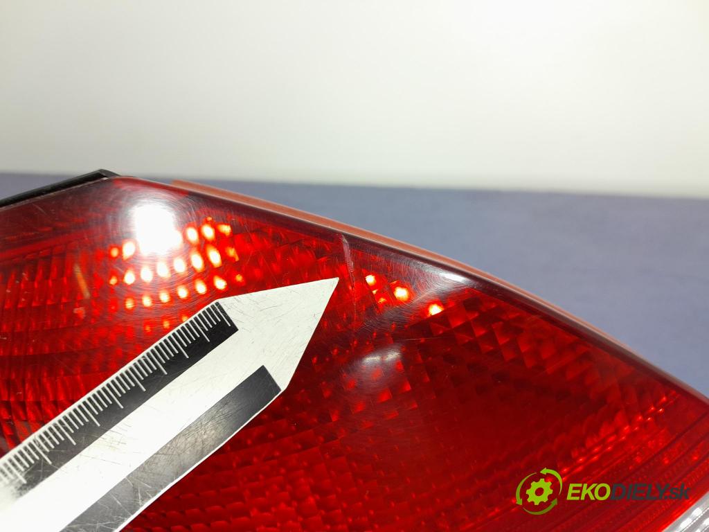 Skoda Fabia 2013 svetlo / reflektor zad ľavá Vonkajsia: 5J6945095