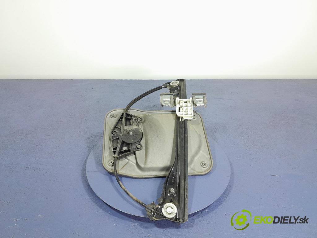 Skoda Fabia 2013 mechanismus stahování Sklenka: před Levý: 01