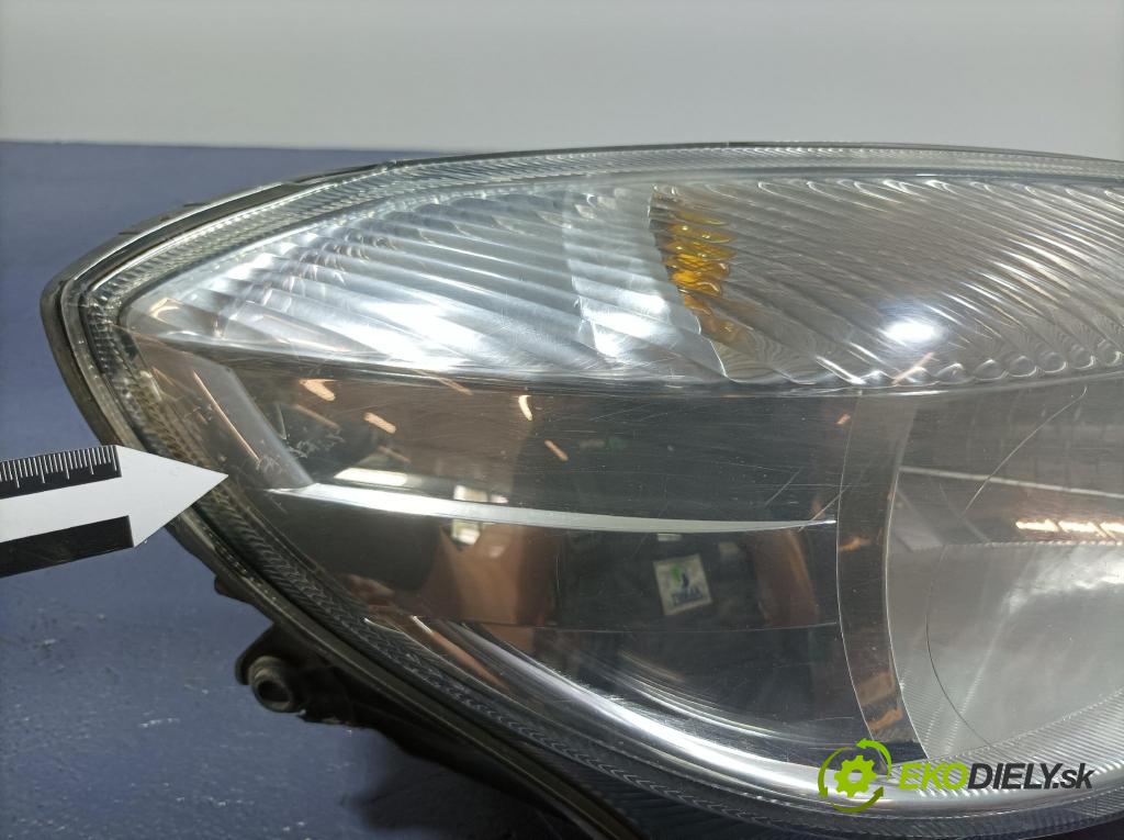 Skoda Fabia 2013 Reflektor: v pravo: 01
