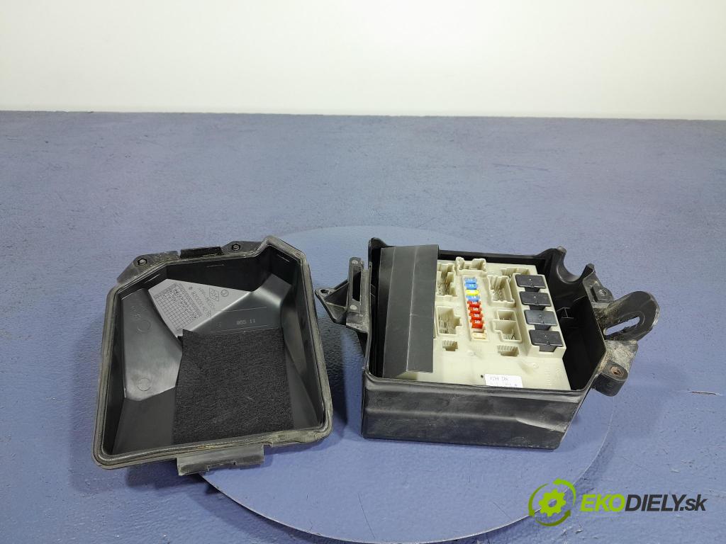 Renault Clio 2012 skrinka Poistky: 902663A