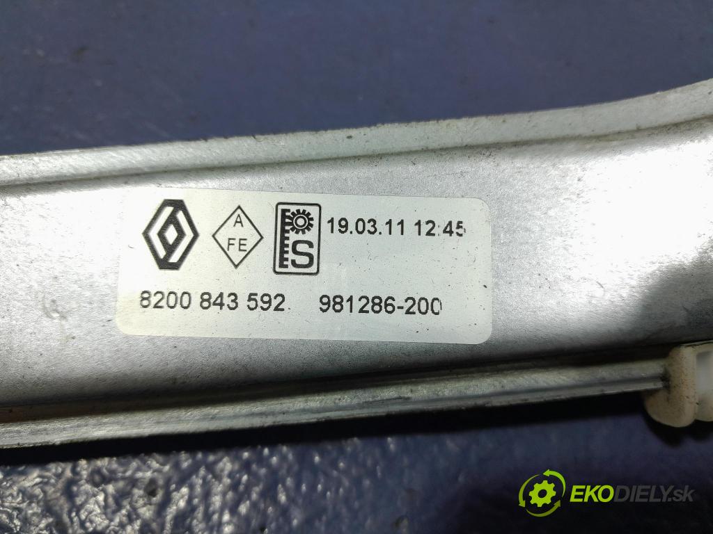 Renault Clio 2012 mechanismus stahování Sklenka: před Levý: 8200843592