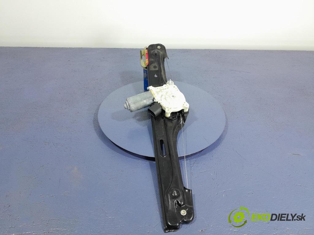 Bmw X5 2015 mechanismus stahování Sklenka: Zad: v pravo: 7291952