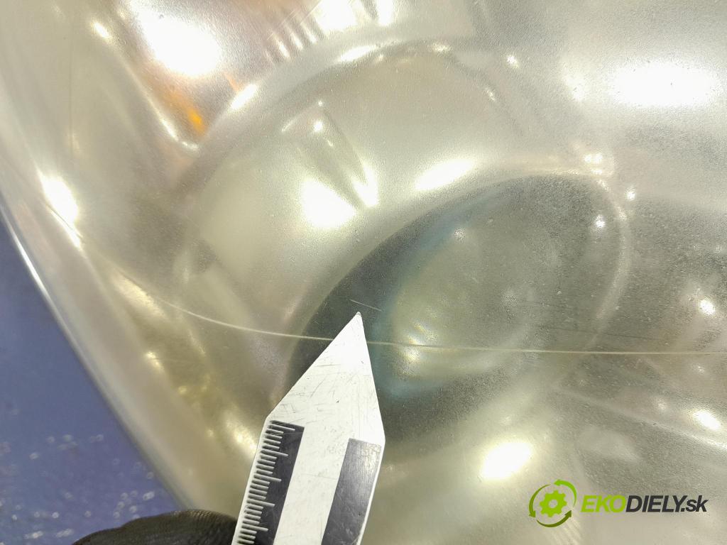 Opel Vectra 2006 Reflektor: v pravo: 13170934