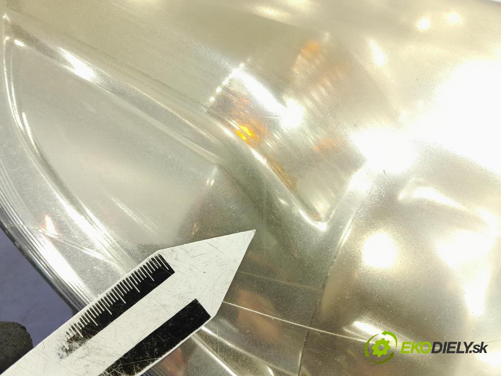 Opel Vectra 2006 Reflektor: v pravo: 13170934