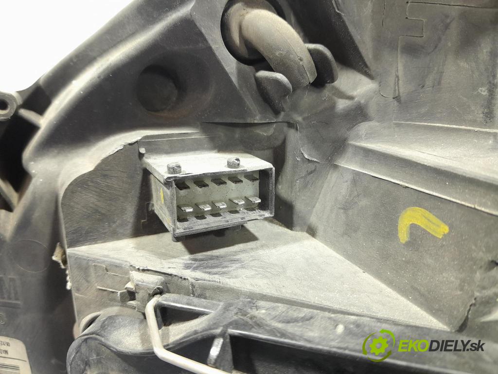 Opel Vectra 2006 Reflektor: v pravo: 13170934