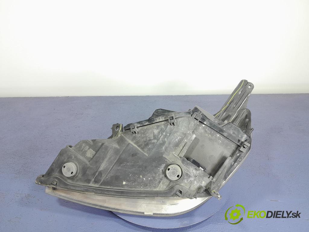 Opel Vectra 2006 Reflektor: v pravo: 13170934